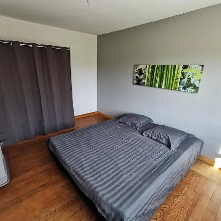 Logis De Reuneubeul Feriehus Les Peintures